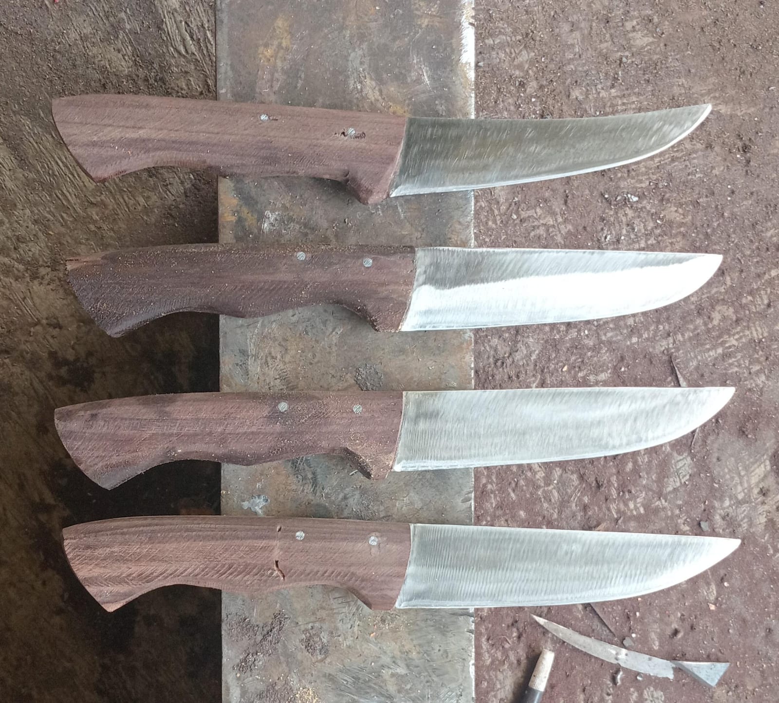 Pisau Seset Baja L6 – Gagang Sonokeling, Finishing Satin